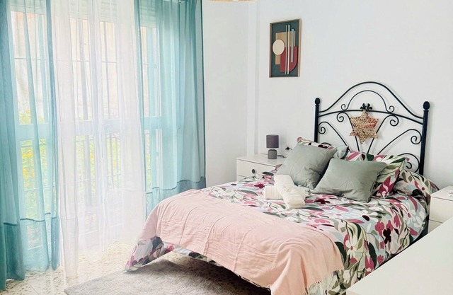 Bright House in the Heart of Dos Hermanas
