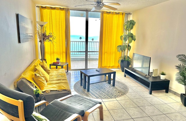 Bright Ocean View Turtle Nest Apartment