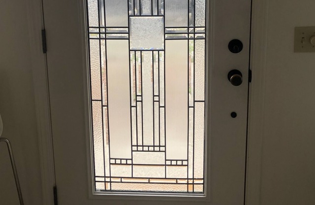 Bright Ocean Views 2 bedroom Cottage by the Sea