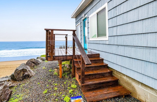 Bright oceanfront home with easy beach access & amazing views