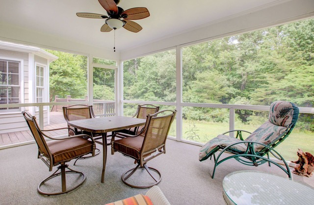Bright & Peaceful Family Retreat in Charlottesville
