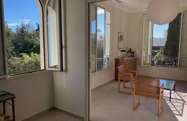 Bright spacious entire top floor of charming traditional villa, 150 yards to sea
