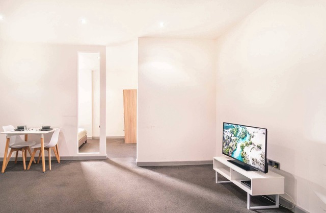 Bright & Spacious Flat in Blackburn Centre