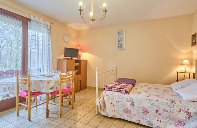 Bright Studio T1 with Terrace, for 2 Guests - Free Wifi
