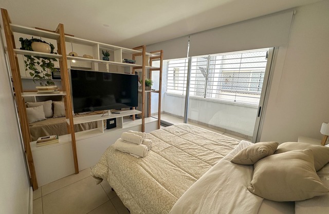 Bright studio apartment with balcony in Palermo