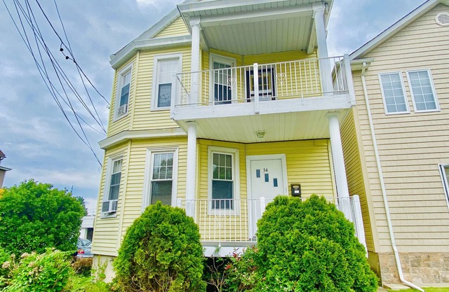 Bright, Stylish & Cozy 5Bed Home w/Backyard & Grill