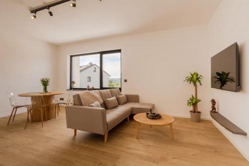 Bright Suite I Sauna I TV I Kitchen