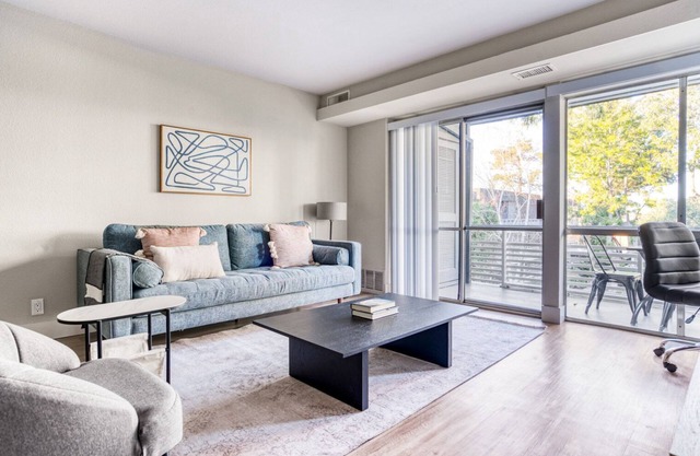 Bright Sunnyvale 1BR w/Pool, Gym & W/D, 10 mins to Target, by Blueground