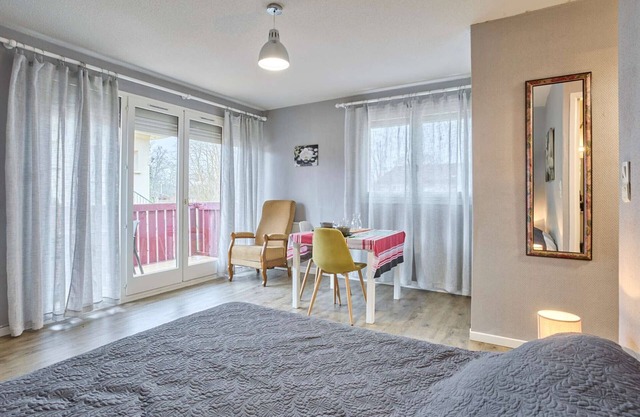 Bright T1 bis 26.5 m², south balcony, parking, fiber