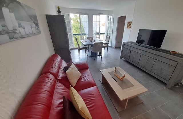 Bright T3 in La Roche-Posay center with Wi-Fi