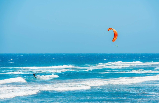 Bright townhouse facing the sea