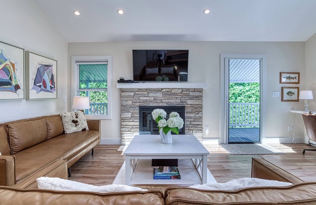 Bright & Updated Walloon Lakehouse w/ /AC!