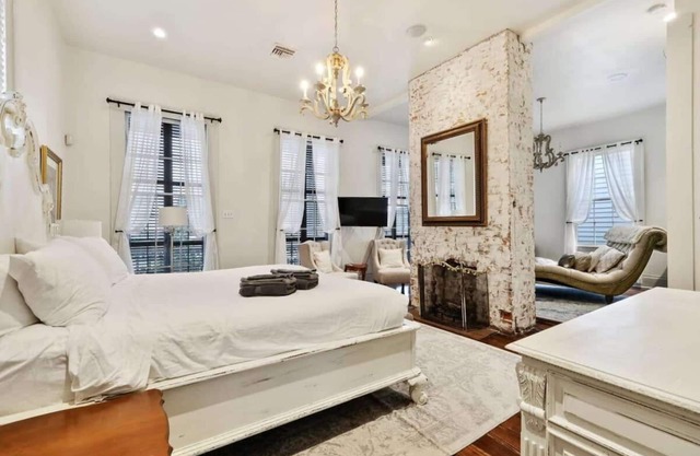 Bright Villa w Heated Pool & Pool Table 5br|4ba