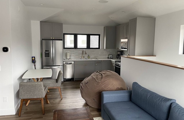 Bright, Walkable City Guesthouse! Brand new construction with lake views!