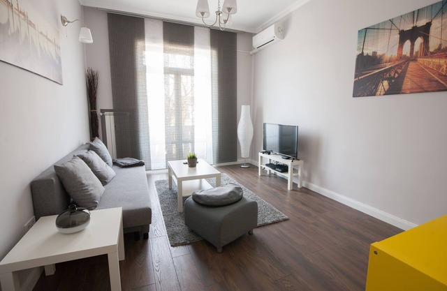Bright well furnished apartment with high ceilings in the heart of Sofia