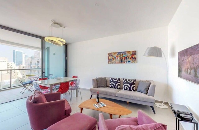 Brigth 3BR in Florentin's Complex by HolyGuest