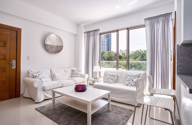 Brilliant Harmony Apt Balcony*Pool*Gym in La Julia