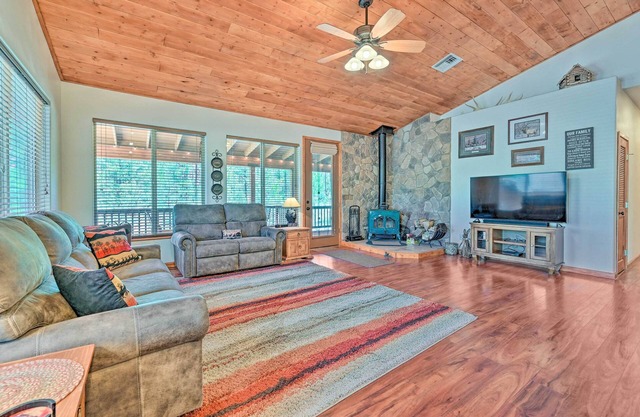 Bring a Pet: Happy Jack Cabin w/Fire Pit!