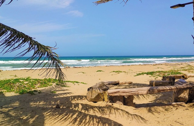 Brisa Atlántico 2-bedroom in brilliant La Boca with AC, WiFi on secluded beach