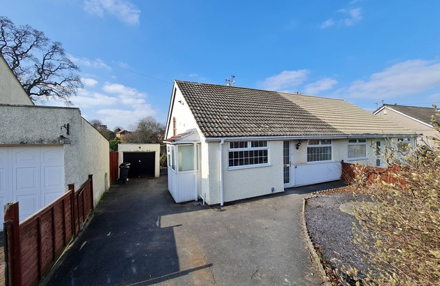 Bristol 2-Bed Bungalow, Sleeps 4, Parking