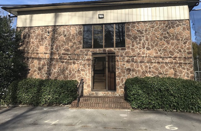Bristol Party Lodge sleeps 21 and includes a large Party Hall w/ seating for 40