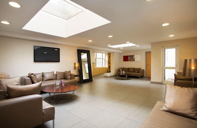Britannia Study Hotel