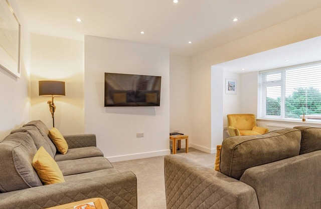 Broadacre House is a 3 bedroom holiday home sleeping up to 8 people.