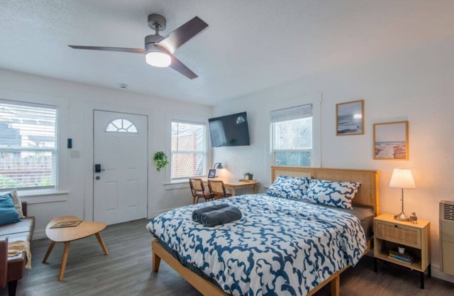 Broadway 19 - Affordable Studio