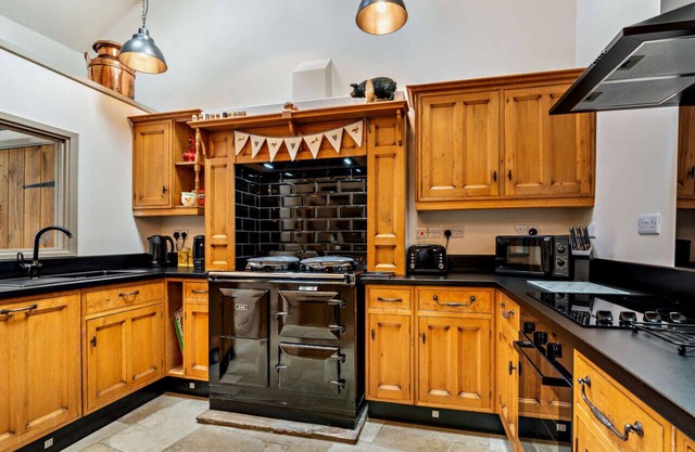Broats Barn - Two Bedroom House, Sleeps 4