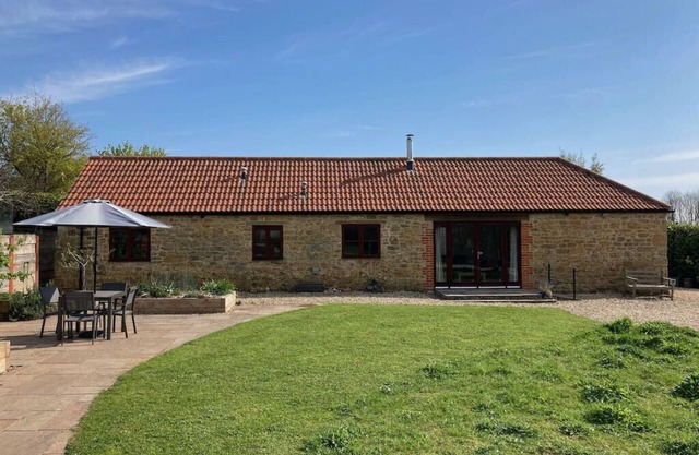 Brock Barn at Binghams Farm Barns - Bridport - near Jurassic Coast