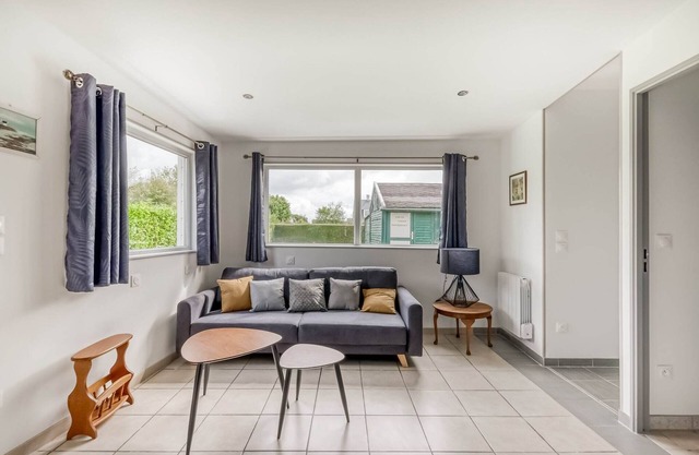 Bronte’s Coastal Retreat