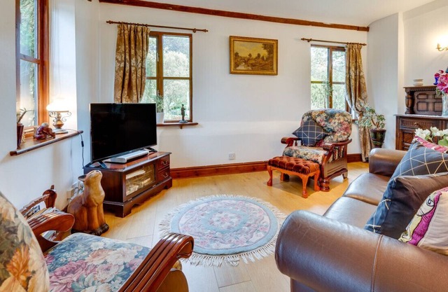 Brook Hall Lodge - Two Bedroom Chalet, Sleeps 4