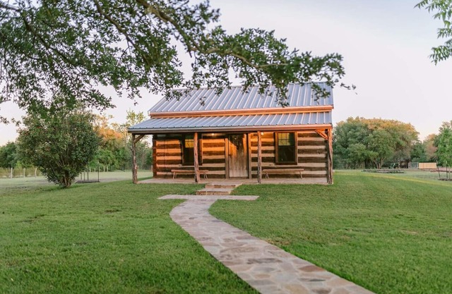 Brooks Cabin @ The Lone Star Farm
