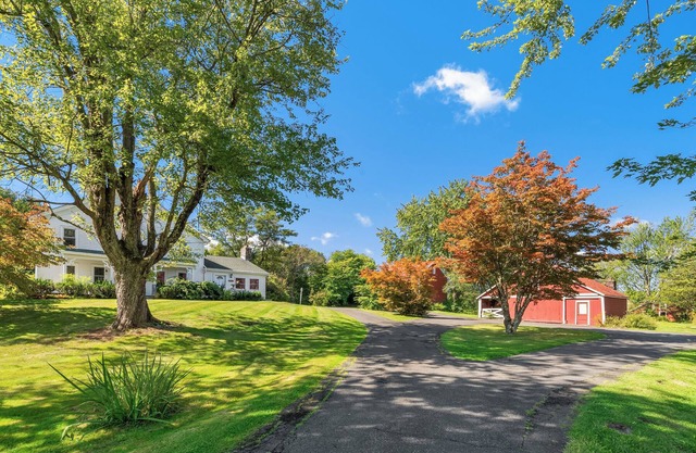 Brookview Farm Country Living
