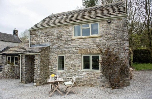 Brosterfield Cottage - two bedroomed option