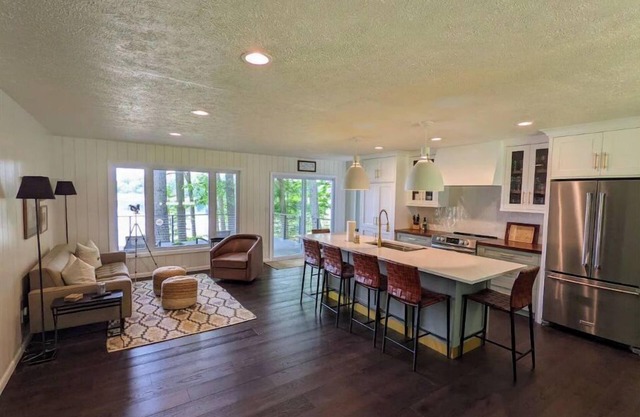 Brush Lake Bliss, a serene 3 bed, 2 bath lakehouse