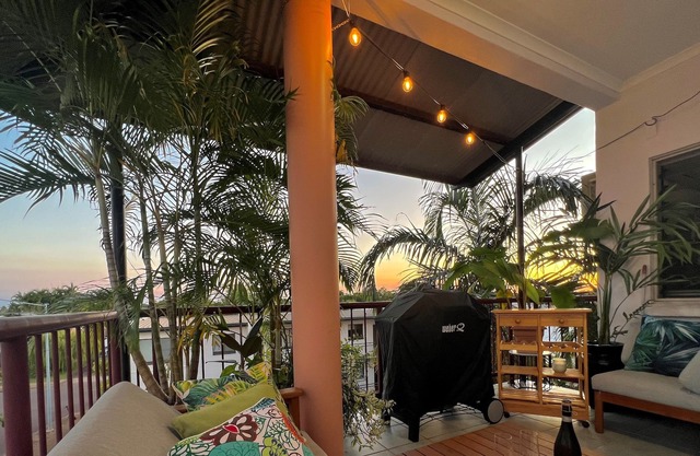 Brushstrokes Hideaway, a Delightful, Modern Tropical Haven in Darwin City