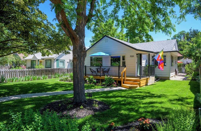 BSU Parents’ Fav! Great Location-Close to BSU & Downtown, 9 mins to the Airport!