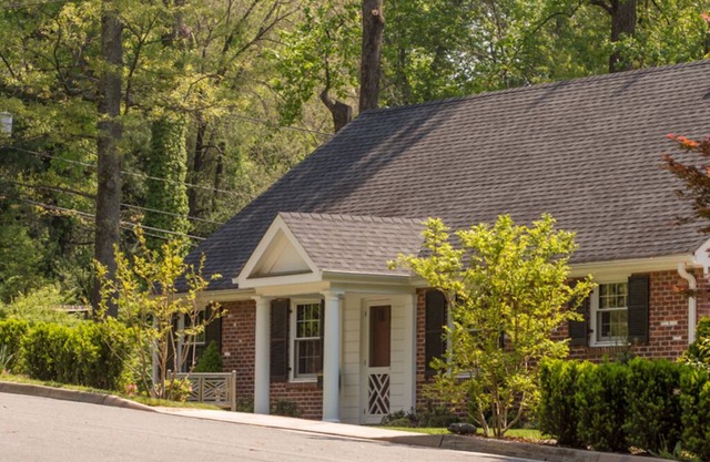 Buckingham Hall | Luxury, Furnished 3BR Home 1 mile from UVa & 1.5 to Downtown