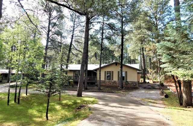 Buckner Bunkhouse (Sleeps up to 24)