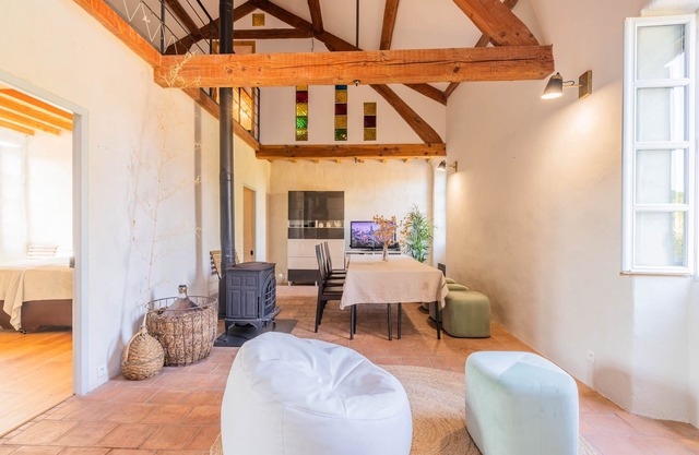 Bucolic retreat in the heart of a Provencal castle