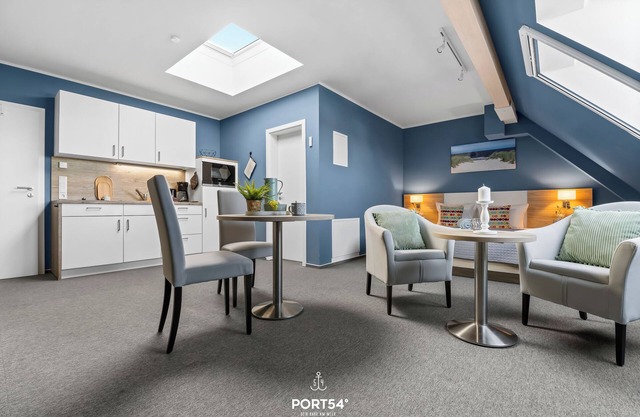 Bude 8 directly on the dike in Dagebüll for 2 persons with water view