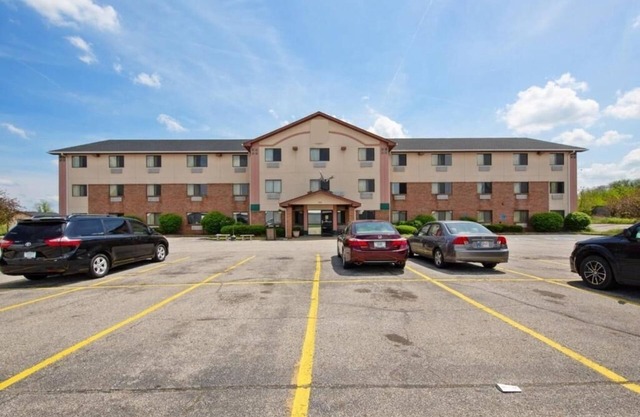 Budget and Pet-Friendly Stay Near Beaches, Parks & Outlet Shopping