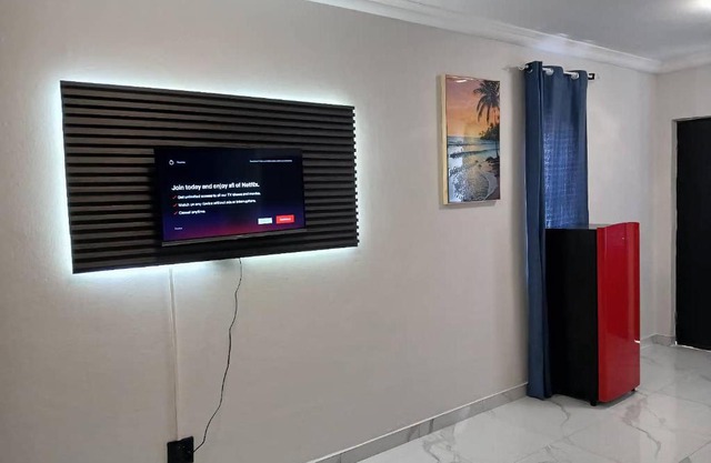 Budget Friendly And Modern Private Rooms