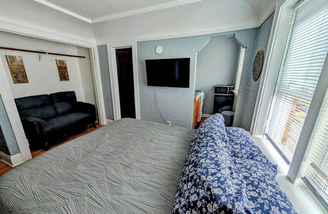 Budget Studio near Brady St w/Parking