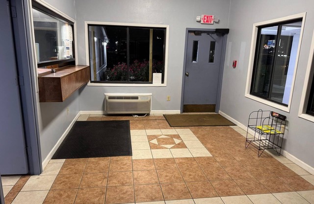 Budgetel Inn & Suites