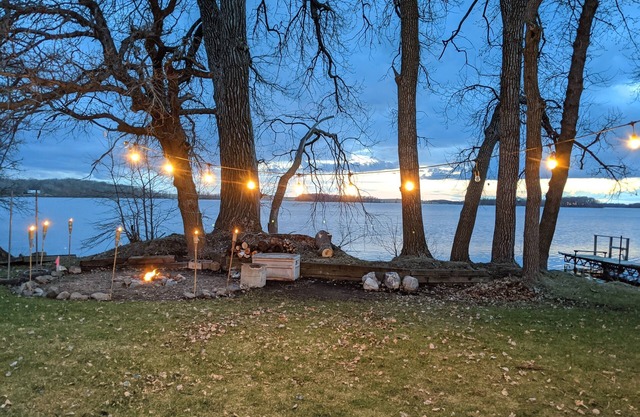 Buffalo Bungalow, Lake Front Cabin with Dock