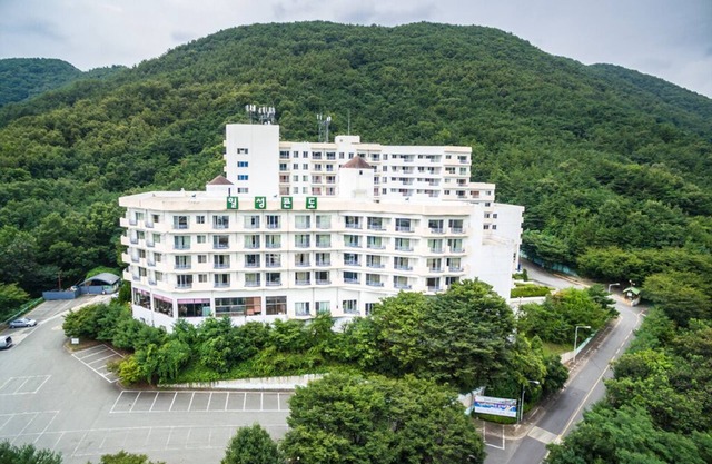 Bugok Ilsung Condo