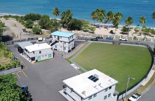 Building #1 Fully Renovated Beachfront Family two floors Building 8 Bedrooms,