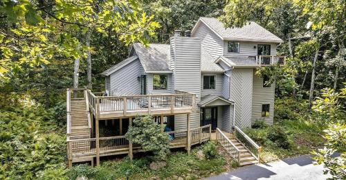 Bull City Bungalow with Wintergreen Advantage